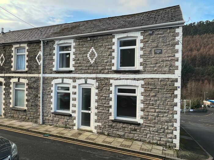 2 Bedroom End Of Terrace House To Rent In Vivian Street, Abertillery, NP13