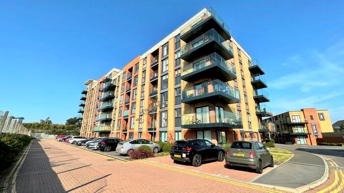 2 Bedroom Flat To Rent In Oscar Wilde Road, Reading, Berkshire, RG1