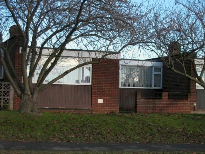 2 Bedroom Bungalow To Rent In Kyetop Walk, Gillingham, ME8
