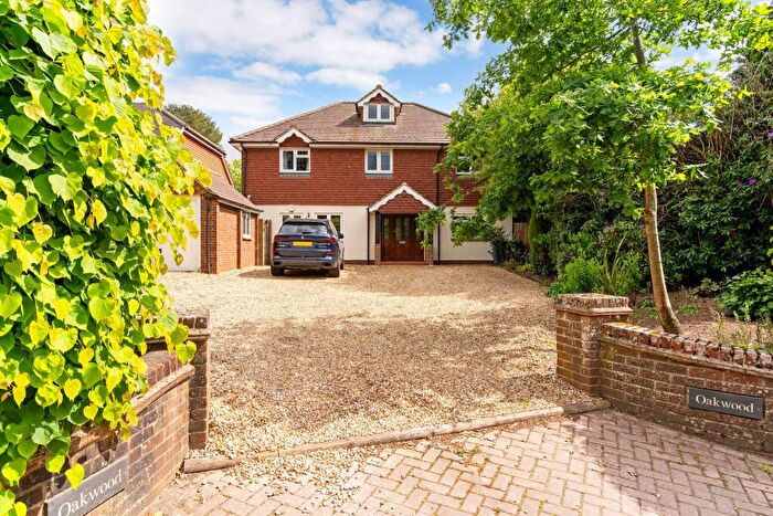 5 Bedroom Detached House For Sale In Hale House Lane, Churt, Farnham, GU10