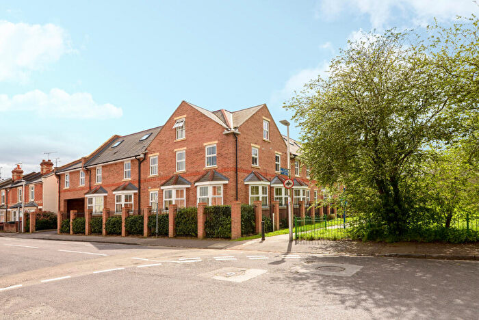 2 Bedroom Flat To Rent In Queens Road, Caversham, Reading, RG4