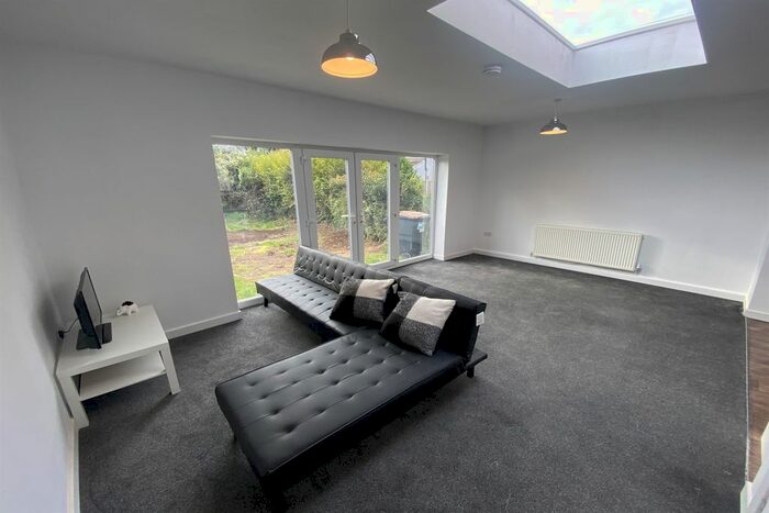 8 Bedroom Terraced House To Rent In Abbey Road, Beeston, NG9