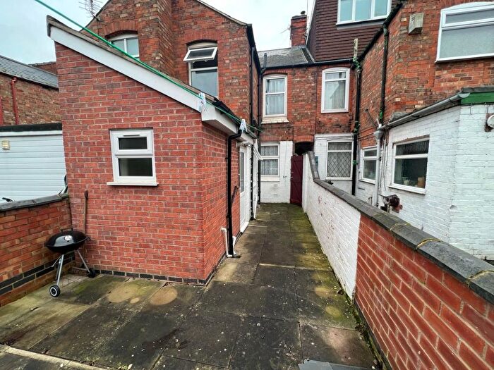 2 Bedroom Terraced House To Rent In Beaumanor Road, Leicester, LE4