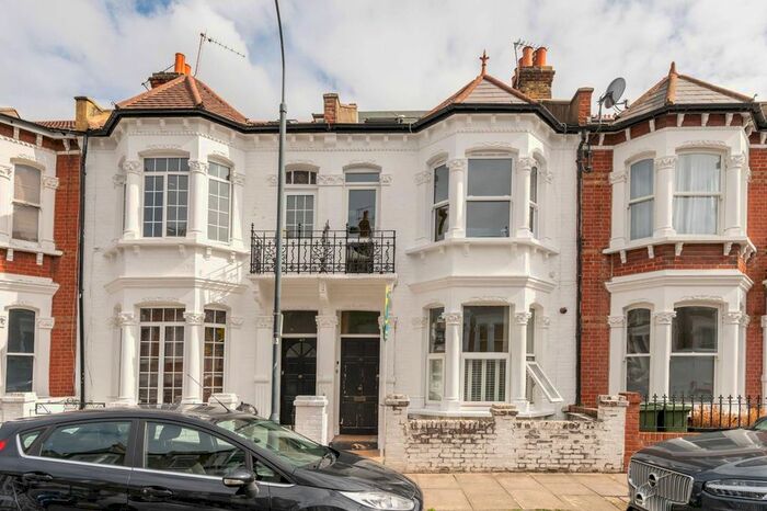2 Bedroom Flat To Rent In Mirabel Road, Fulham Broadway, London, SW6