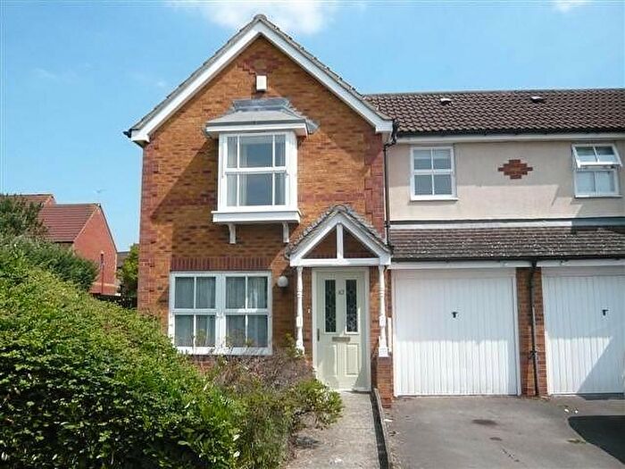 3 Bedroom Semi-Detached House To Rent In St Andrews Ridge, Swindon, SN25