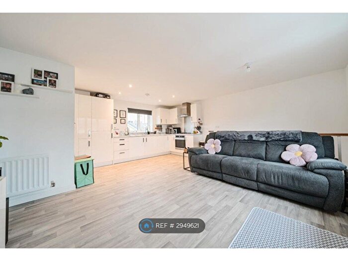2 Bedroom Semi Detached House To Rent In Pear Tree Leaze, Patchway, Bristol, BS34
