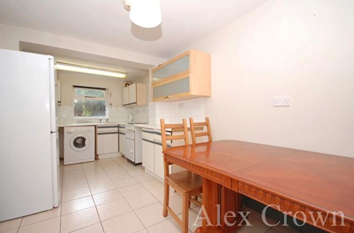5 Bedroom Terraced House To Rent In Willis Road, Stratford, E15