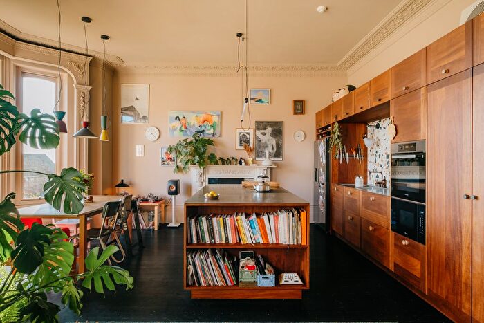 2 Bedroom Flat For Sale In The Mount, St. Leonards-On-Sea, TN38