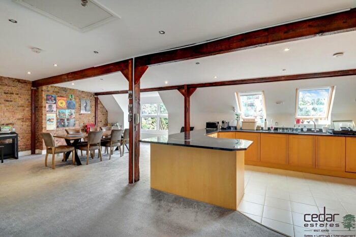 3 Bedroom Flat To Rent In Compayne Gardens, South Hampstead, NW6