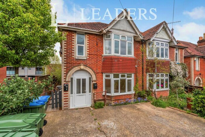 2 Bedroom Apartment To Rent In Sirdar Road, SO17