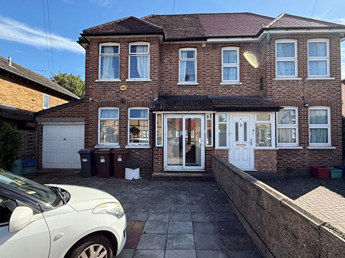 4 Bedroom Semi-Detached House To Rent In Station Road, Hounslow, Middlesex, TW3