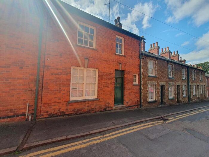 2 Bedroom Terraced House To Rent In West Street, Kettering, Northants, NN16