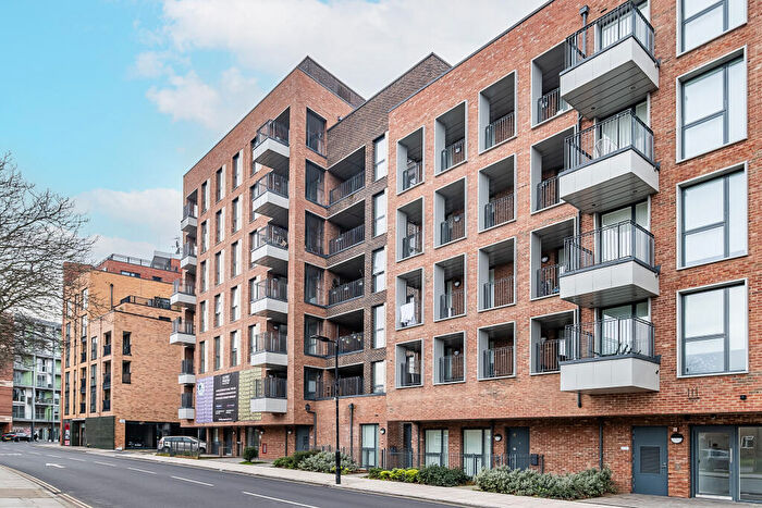 2 Bedroom Flat For Sale In Copeland Road, London, SE15