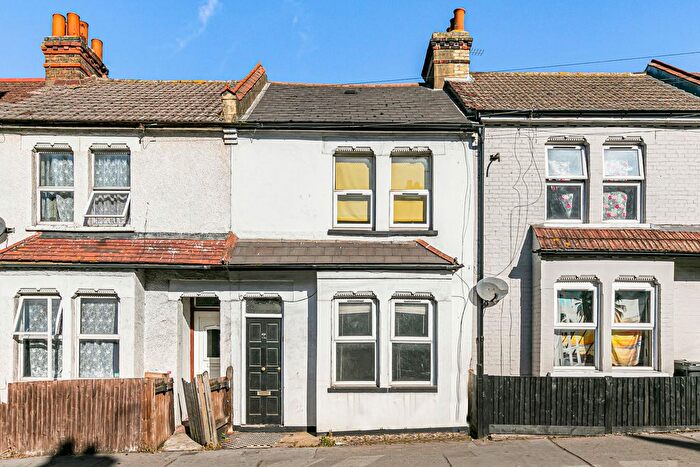 3 Bedroom Terraced House For Sale In Sumner Road, Croydon, CR0