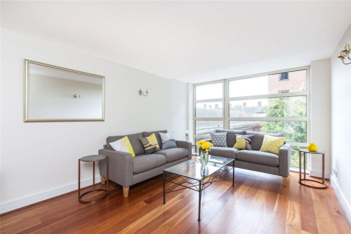 2 Bedroom Flat To Rent In Consort Rise House, Buckingham Palace Road, SW1W