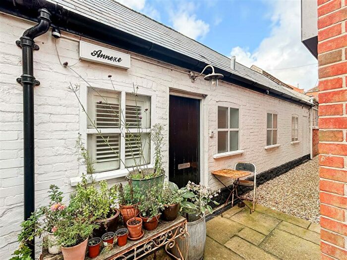 1 Bedroom Terraced Bungalow To Rent In West Street, Bridport, DT6