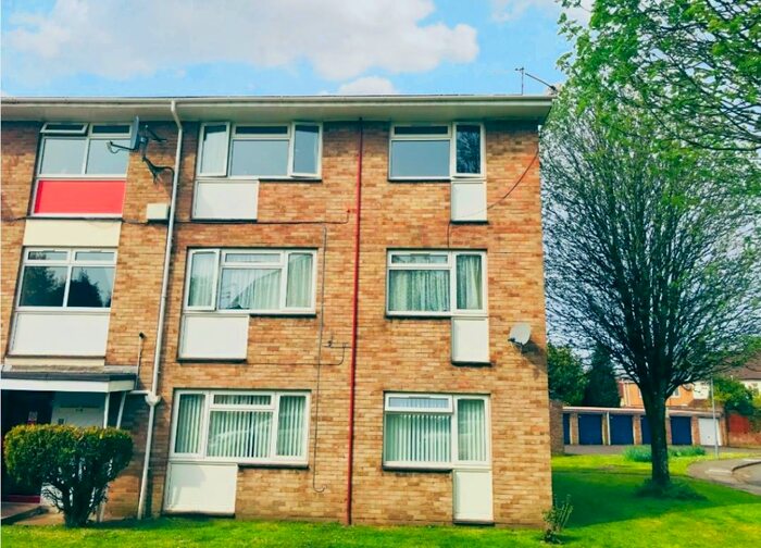 2 Bedroom Apartment To Rent In Aylesbury Mansions, Park Lane, Whitchurch, CF14