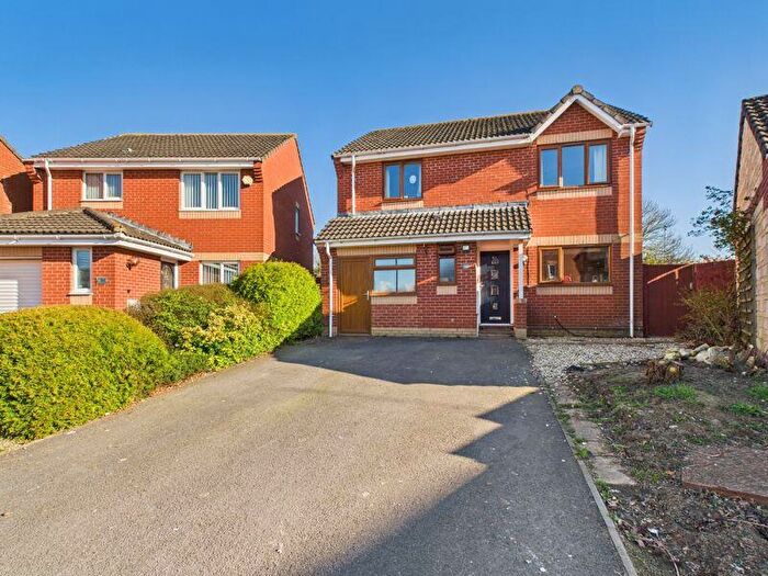 4 Bedroom Detached House For Sale In Arrowsmith Drive, Stonehouse, GL10