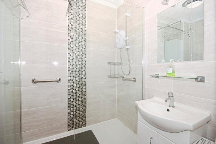 2 Bedroom Apartment For Sale In Rose Court (Balsall Common), Balsall Common, CV7