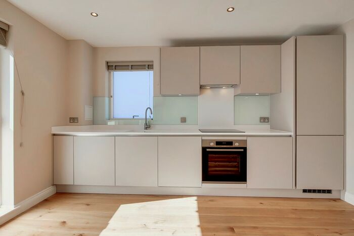 1 Bedroom Flat To Rent In Holloway Road, London, N19