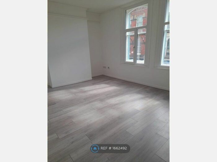 1 Bedroom Flat To Rent In Oswald Road, Oswestry, SY11