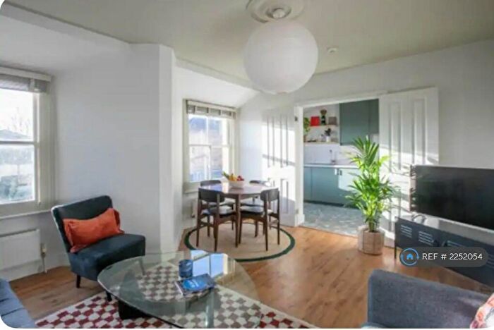 2 Bedroom Flat To Rent In Trinity Square, Margate, CT9