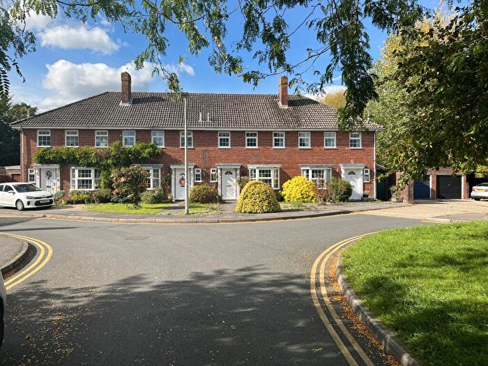 3 Bedroom Terraced House For Sale In Canal Walk, Hungerford, RG17