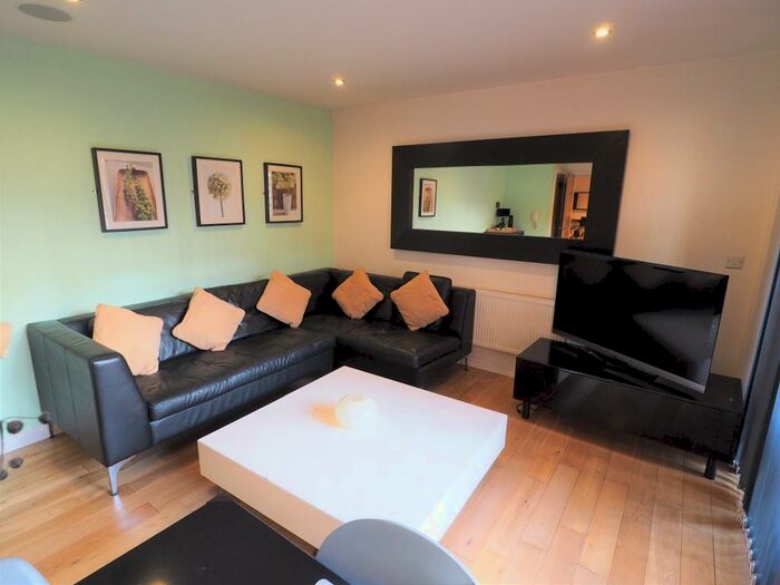 1 Bedroom Apartment To Rent In Dock Street, Hull, HU1