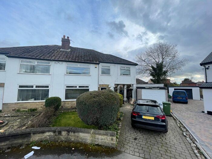 4 Bedroom Semi-Detached House To Rent In Garth Avenue, Moortown, Leeds, LS17