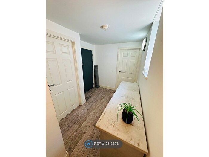 1 Bedroom Flat To Rent In Station Road, Crayford, DA1