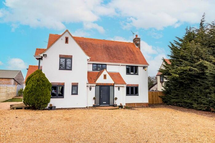 4 Bedroom Detached House For Sale In Cutlers Green, Thaxted, Dunmow, CM6