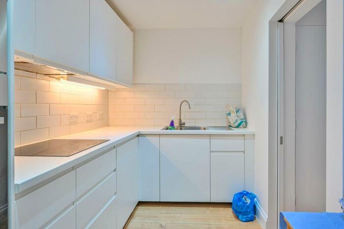 3 Bedroom Terraced House To Rent In Hatherley Road, Walthamstow, London, E17