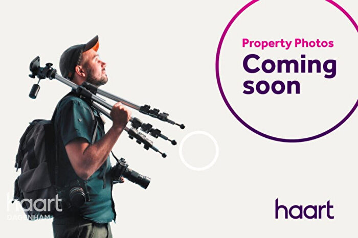 2 Bedroom Detached House For Sale In Reede Road, Dagenham, RM10