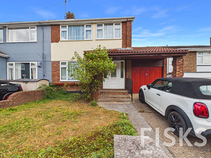 3 Bedroom Semi-Detached House For Sale In Moreland Avenue, Benfleet, SS7