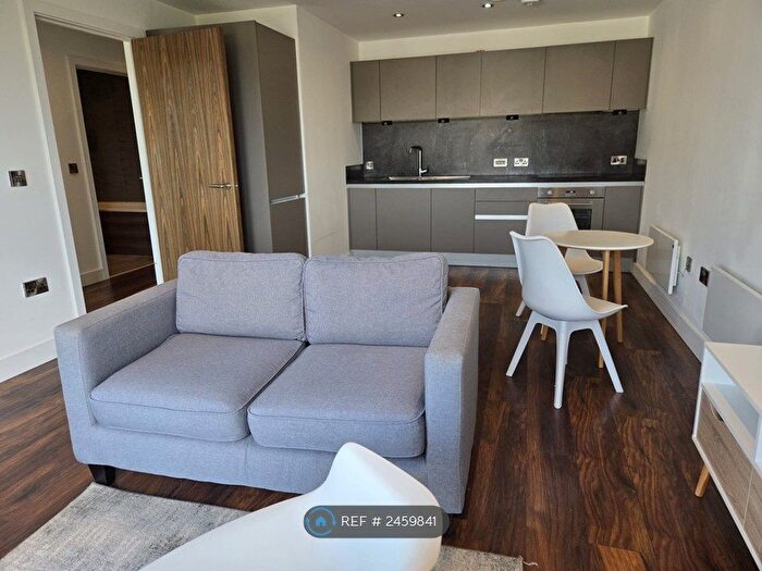 1 Bedroom Flat To Rent In Block C Wilburn Basin, Salford, M5