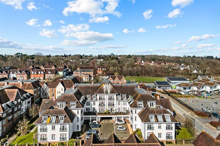2 Bedroom Flat For Sale In Updown Hill, Haywards Heath, RH16