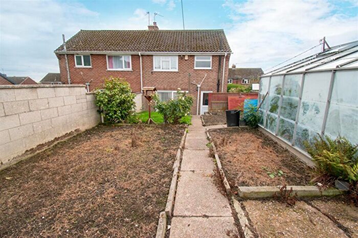 2 Bedroom Semi-Detached House For Sale In Oak Avenue, Ripley, DE5