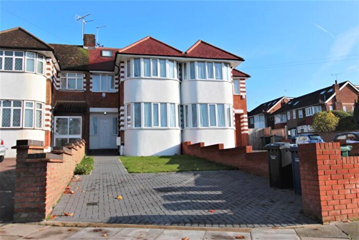 4 Bedroom Terraced House To Rent In Hampden Way, Southgate, N14