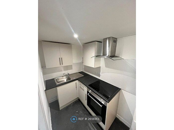 1 Bedroom Flat To Rent In South Western Terrace, Yeovil, BA20
