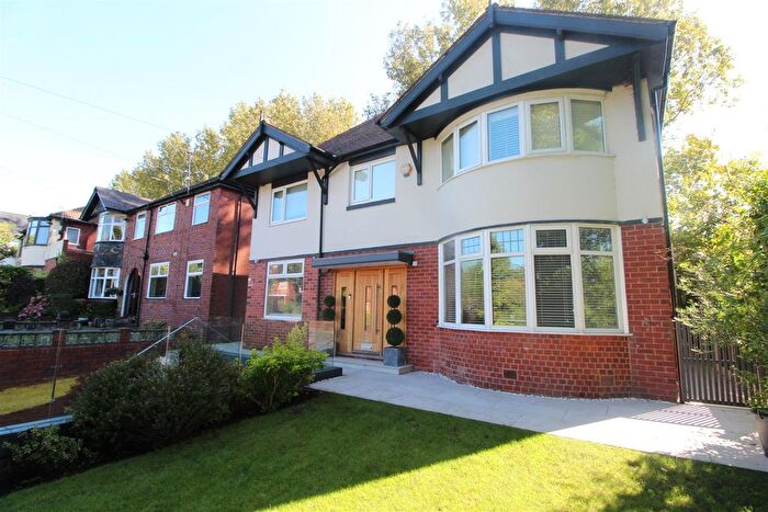 4 Bedroom Detached House To Rent In Hilton Lane, Prestwich, Manchester, M25