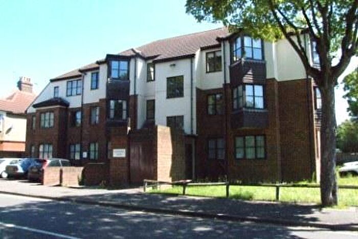 1 Bedroom Flat To Rent In Lewis Road, Sutton, SM1