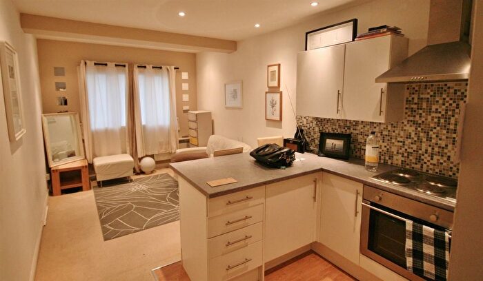 1 Bedroom Flat To Rent In Lansdowne Place, Hove, BN3