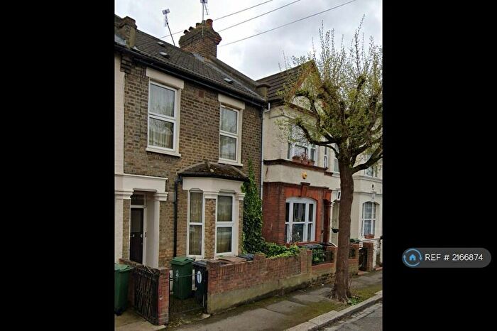 2 Bedroom Flat To Rent In Park Grove Road, London, E11