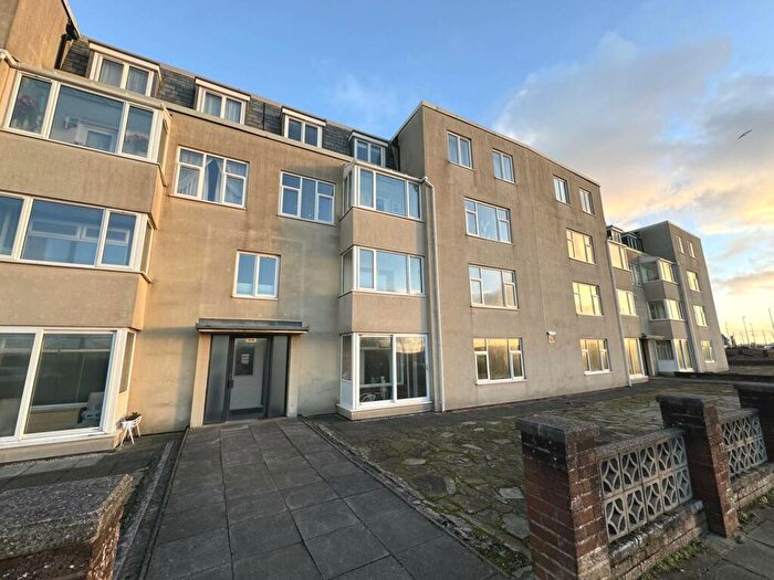 2 Bedroom Flat For Sale In Crescent Court, Promenade, Blackpool, FY4