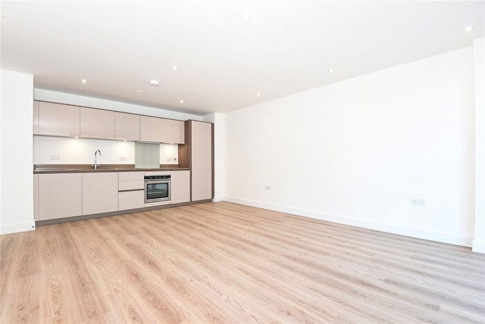 1 Bedroom Flat For Sale In London Road, Sevenoaks, Kent, TN13
