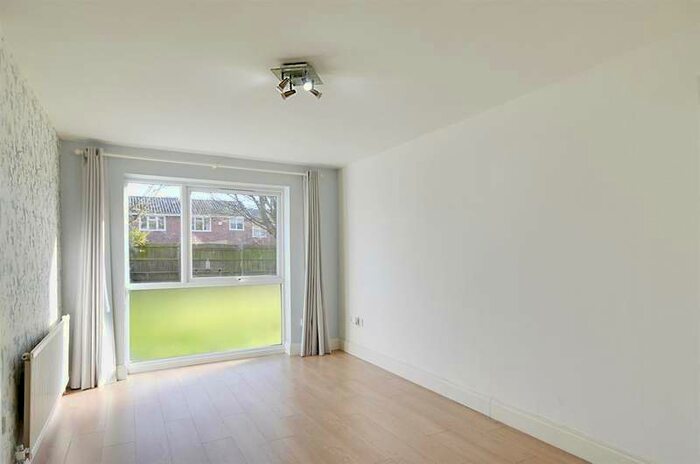 1 Bedroom Apartment To Rent In Aylsham Drive, Ickenham, UB10