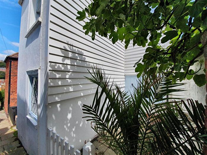 2 Bedroom Property To Rent In Woods Passage, Hastings, East Sussex, TN34