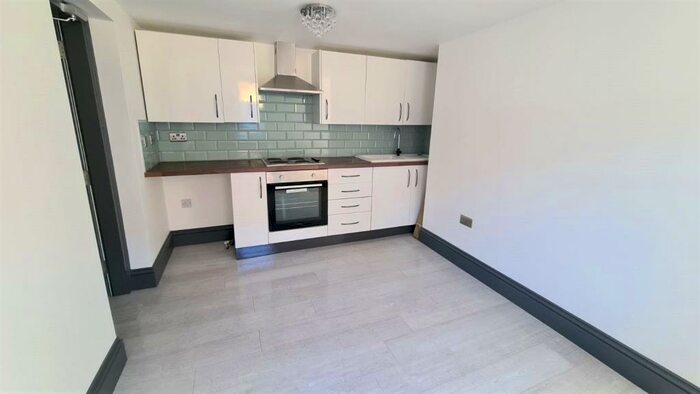 1 Bedroom Flat To Rent In Flat, Warmsworth Road, DN4