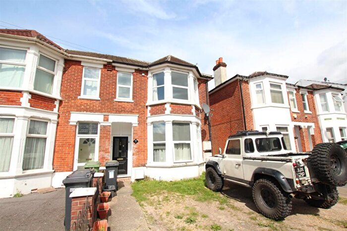 1 Bedroom Flat To Rent In Leigh Road, Eastleigh, SO50