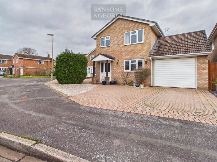 3 Bedroom Detached House For Sale In Romans Gate, Pamber Heath, Tadley, Hampshire, RG26